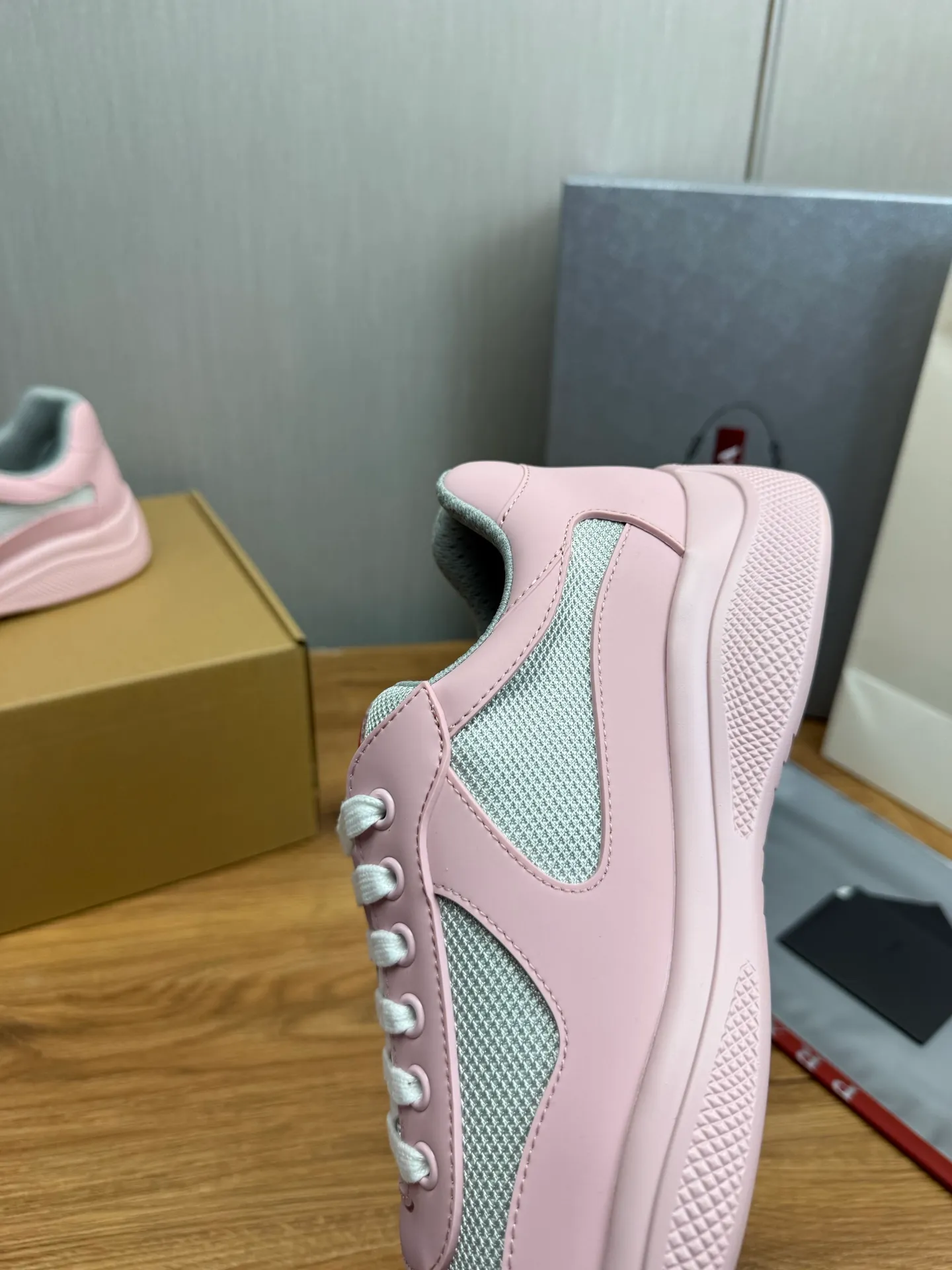 Men's shoes 640💰 [PRADA] Hot selling items🔥Must be recommended every day~~ Official website synchronized, 1:1 high quality shipments✔️ Imported cowhide fabric, rubber material + cowhide lining, original bottom, high-end airplane box packaging🎁 38-45 (38.45 custom-made, non-returnable)